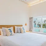 The Sea Club Hotel