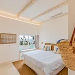 The Sea Club Hotel