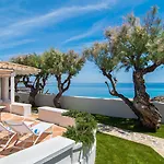 The Sea Club Hotel