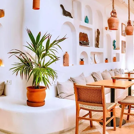 The Sea Club Bed & Breakfast 3*