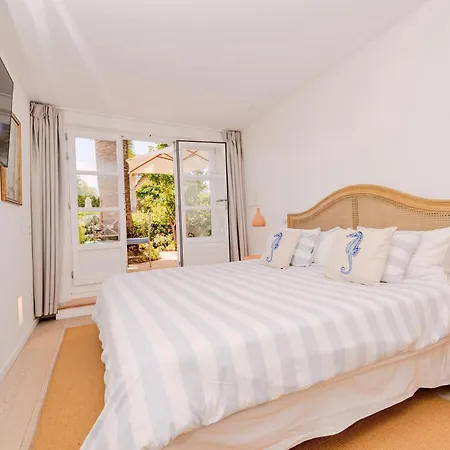 The Sea Club Bed & Breakfast
