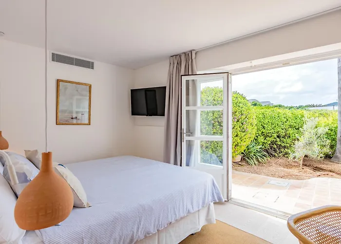 Отель The Sea Club