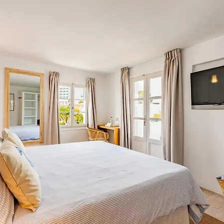 Bed and Breakfast The Sea Club