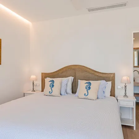 Bed and Breakfast The Sea Club