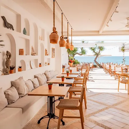 The Sea Club Bed and Breakfast 3*