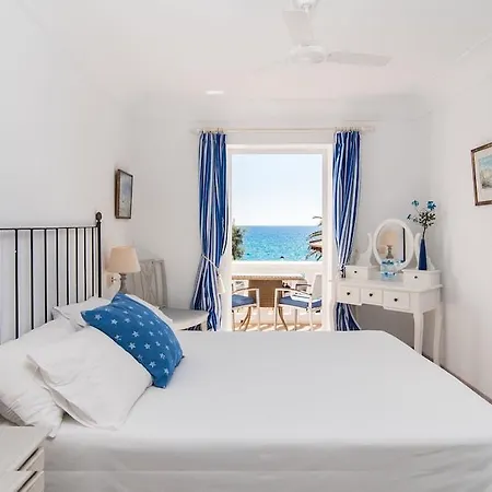 The Sea Club Bed & Breakfast 3*
